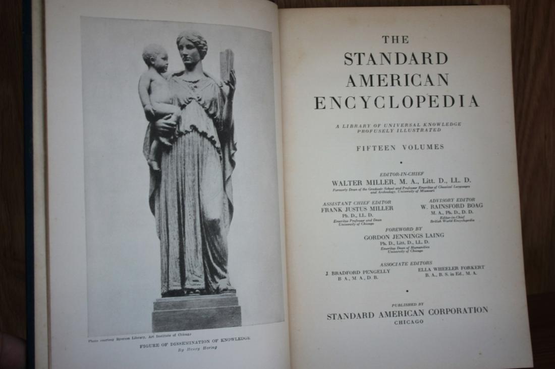 Book - The Standard American Encyclopedia - Volume 13.: Hardcover - condition as shown on photos