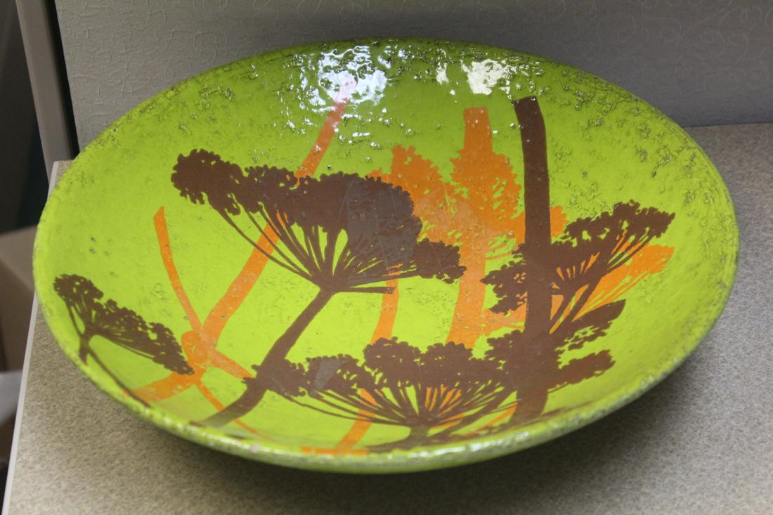 Large Italian Center Bowl: mid century modern - attributed to Bitossi Bagni - 12 inches in diameter