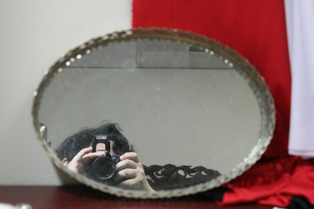 A Dresser Mirror Tray: 12 1/4" ac ross