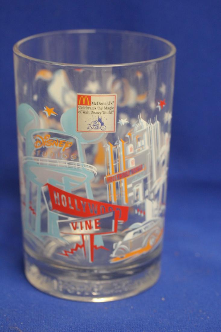Mc Donald's Disney Cup: 5 1/8" tall