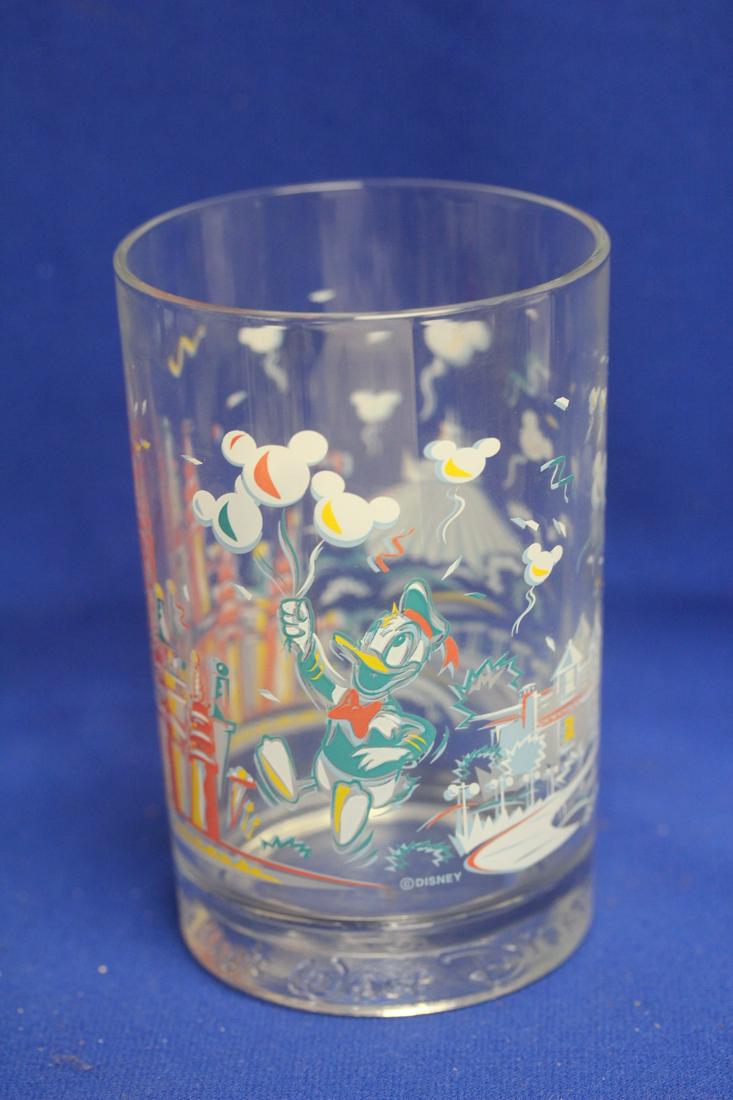 Mc Donald's Disney Cup: 5 1/8" tall