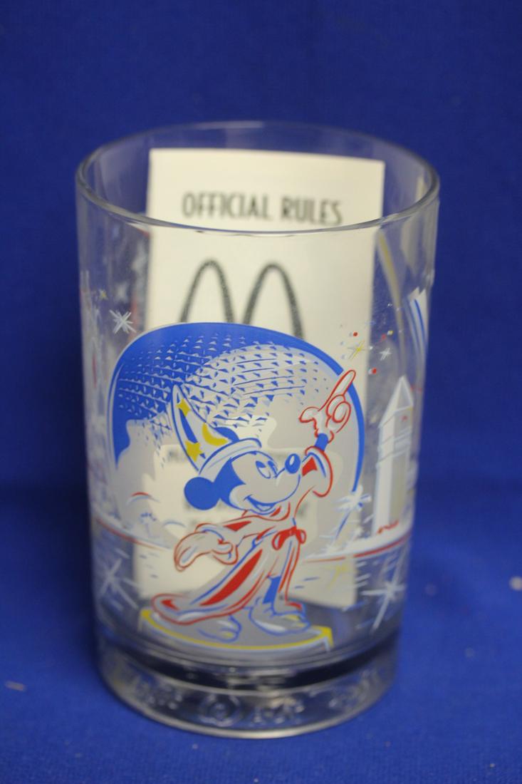 Mc Donald's Disney Cup: 5 1/8" tall