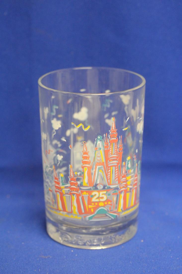 Mc Donald's Disney Cup: 5 1/8" tall