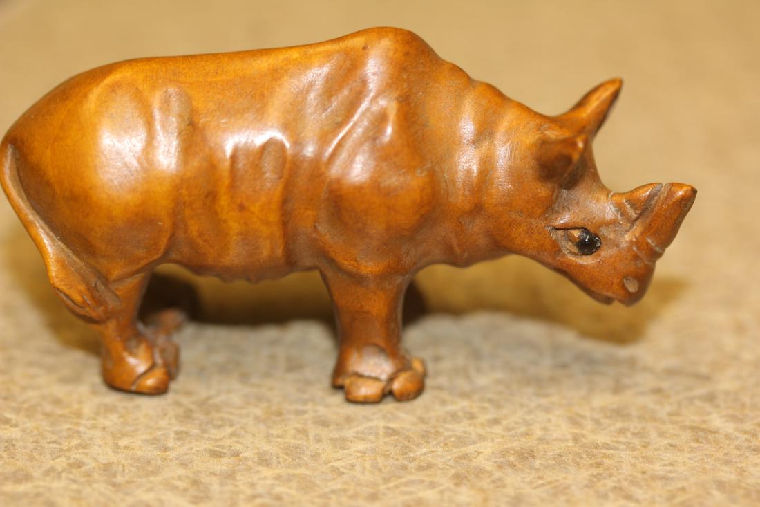 Signed Japanese Wood Netsuke: as shown