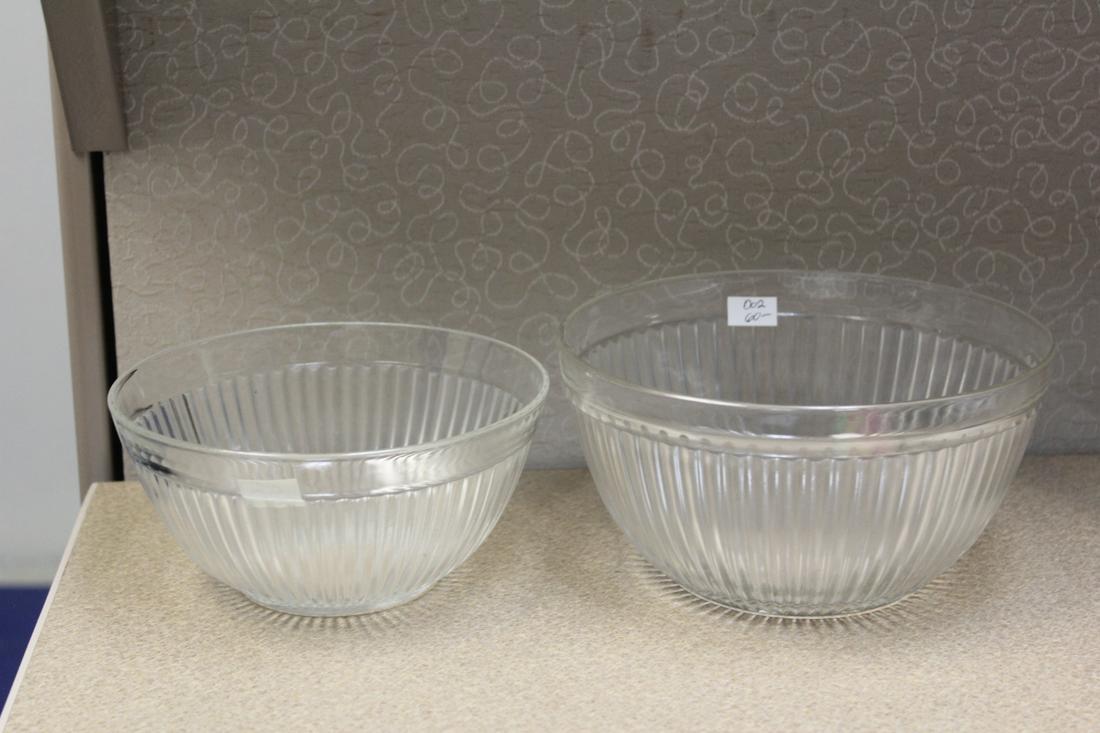 Lot of 2 Clear Bowls: most likely Pyrex, but unmarked - largest diameter= 7 3/8"