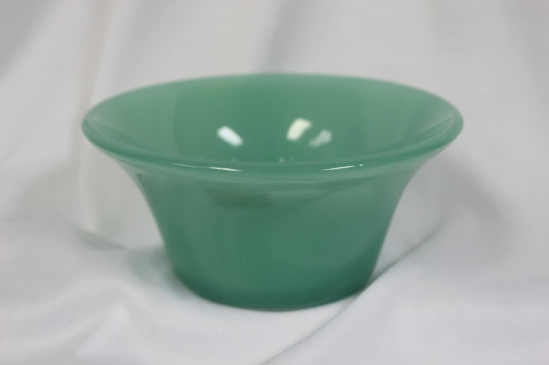 A Green Glass: Possibly Stueben - 5 3/8" in diameter - unsigned