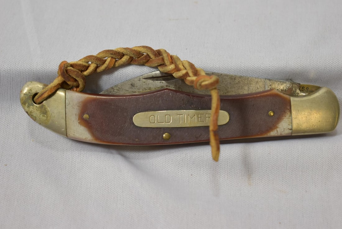 An Old Timer Schrade Pocket Knife: 1250T USA - 5 1/4" long when folded