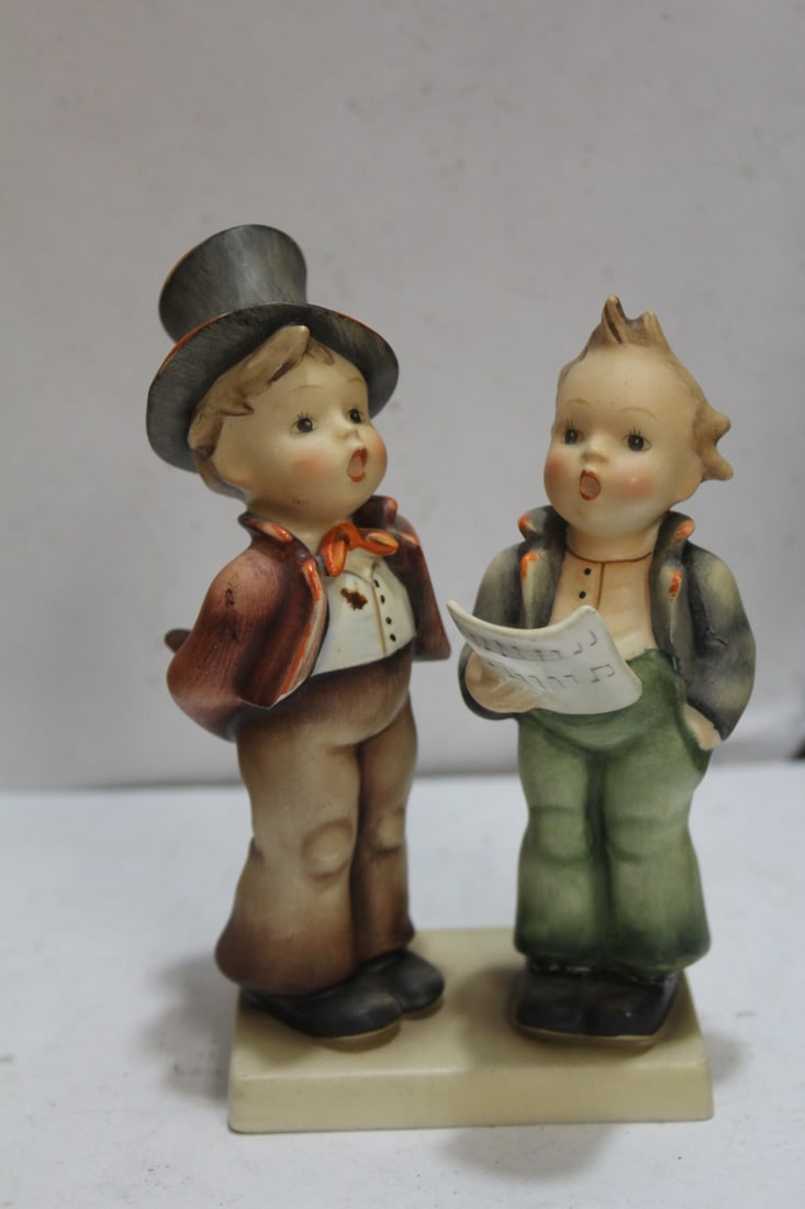 A Full Bee Hummel Figurine: 5 5/8" tall