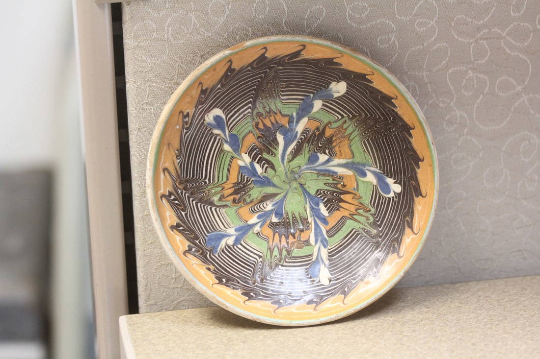 Native American Pottery Plate Auction