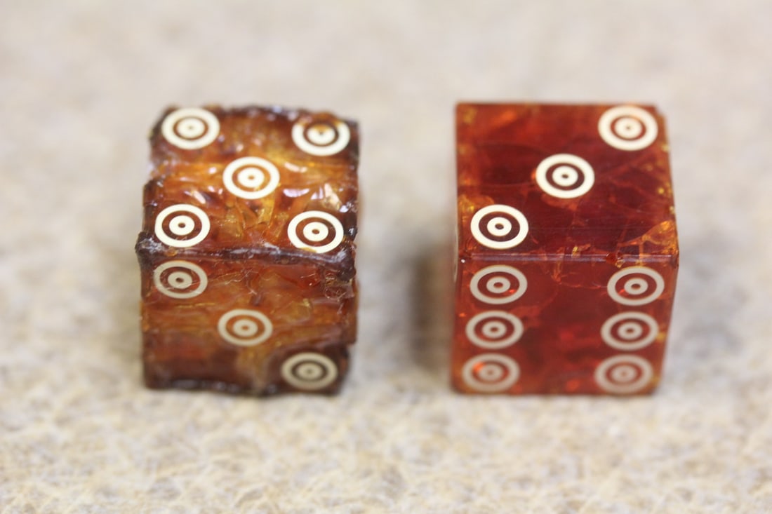 Lot of 2 Amber Dices: appeared to be amber