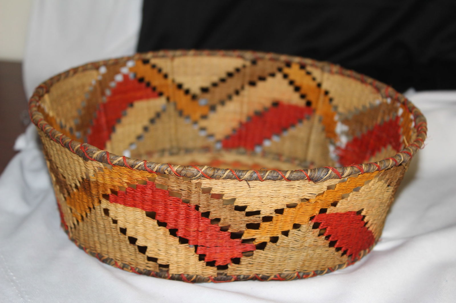 A Native American Vintage Rattan Basket: please note: breakage - 10" in diameter