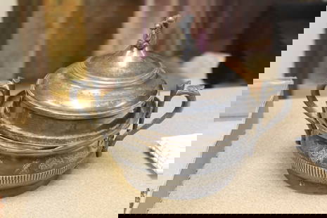 Reed and Barton Container?: silverplate - possibly missing some parts - please check images for conditioning - 7 1/2" wide