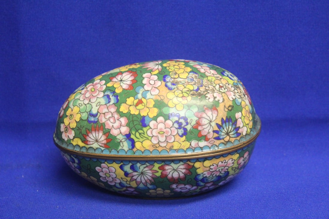 Antique Chinese Cloisonne Egg Box: 5 1/2" across - please note: bruises - nice size