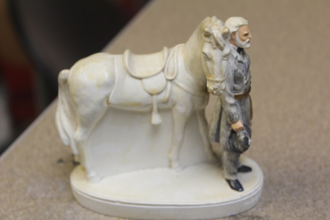 Sebastian General Lee Figurine: 4" long