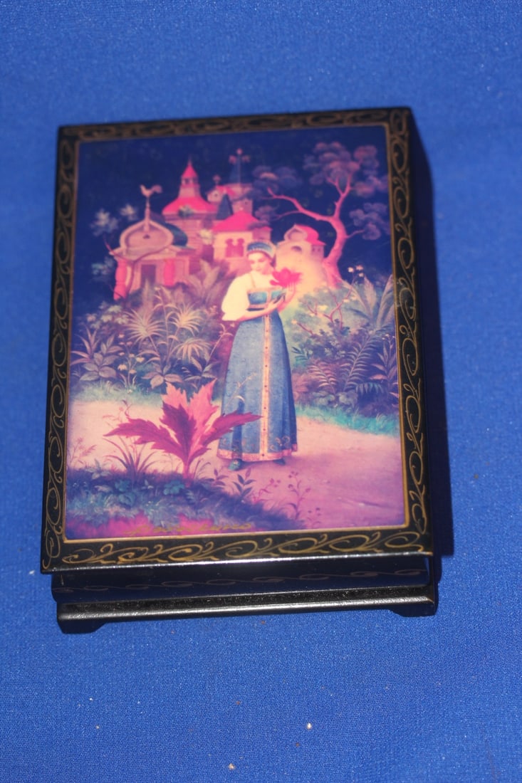 Russian Lacquer Box: signed - 5 1/2" across