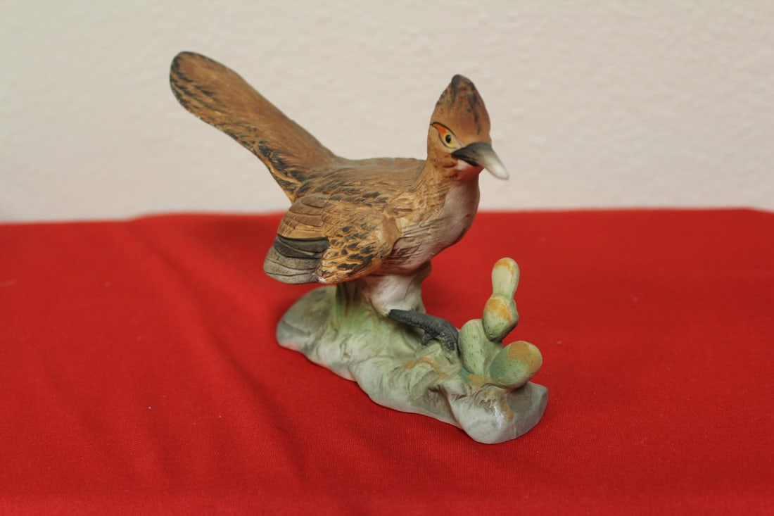 A Ceramic Bird - Roadrunner: please note: left wing is chipped - 4" tall