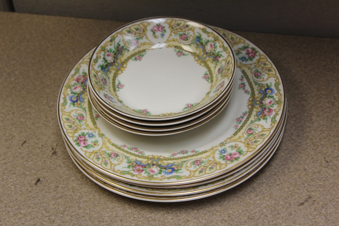 Lot of 8 Old Ivory Pattern Syracuse China: to include 4 small bowls and 4 salad plates - largest= 8" in diameter