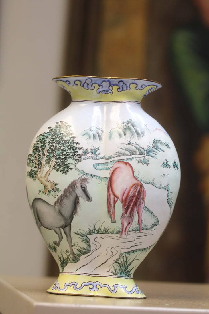 Chinese Enamel Vase Auction