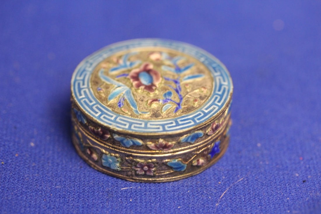 Antique Chinese Enamel Box: marked "China" - most likely late 19th to early 20th century - 1 3/4" in diameter
