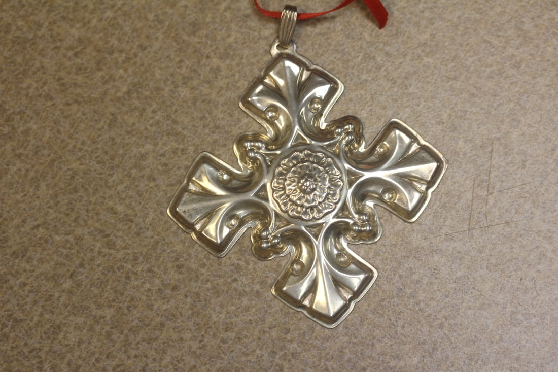 Reed and Barton Sterling Silver Christmas Ornament: 1976 - sterling silver