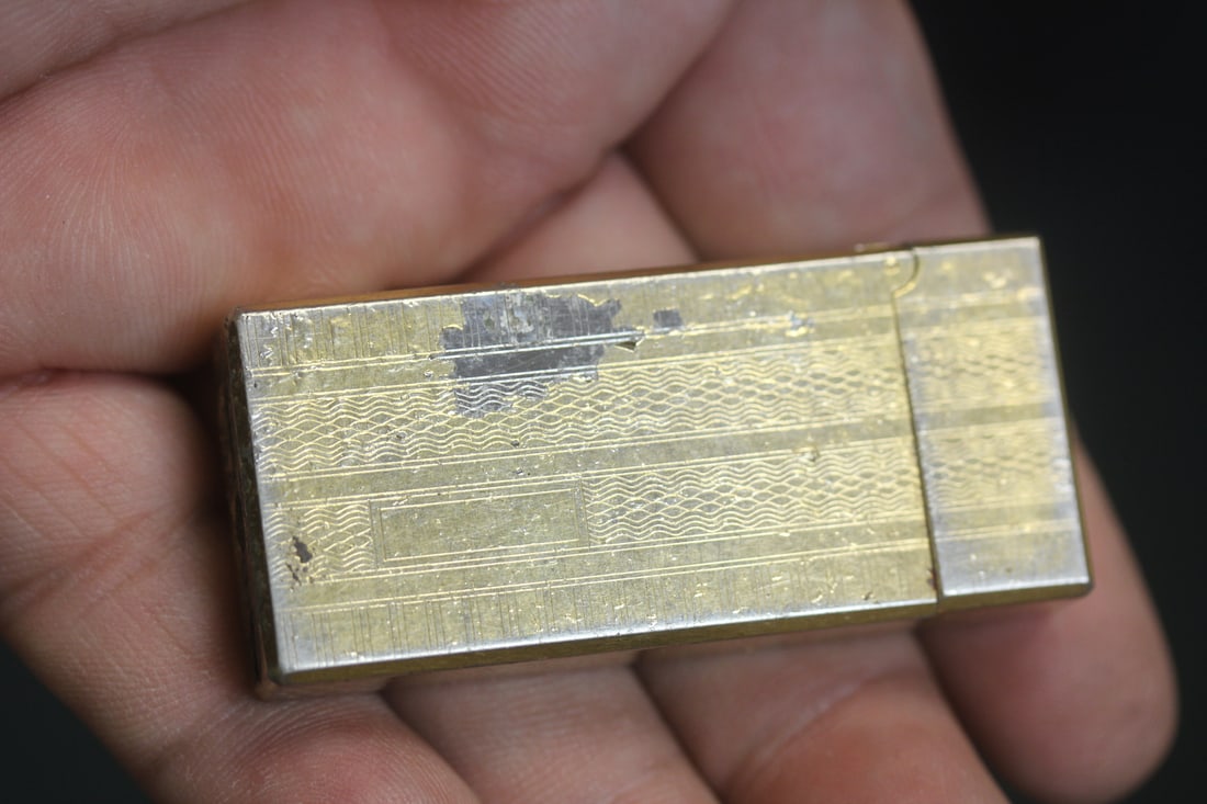 Vintage Lighter: not sure if it works or not