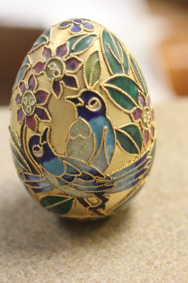 Cloisonne Egg: 3 1/4" tall