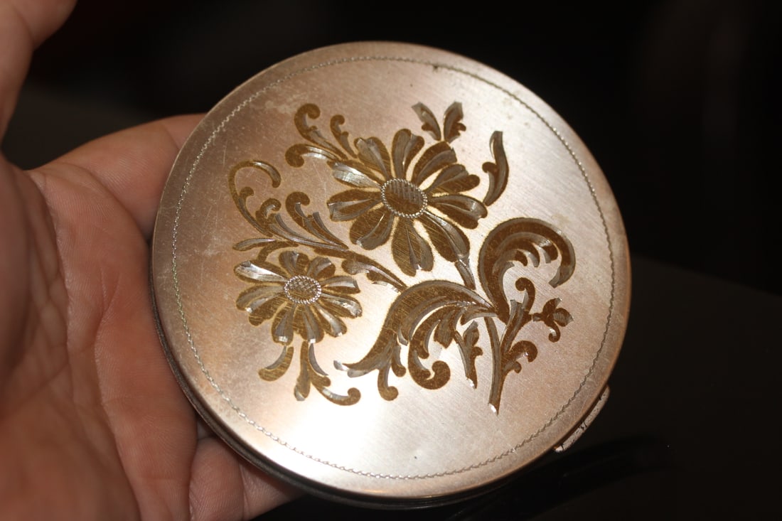 Rex 5th Avenue Silverplated Compact: 4 inches in diameter