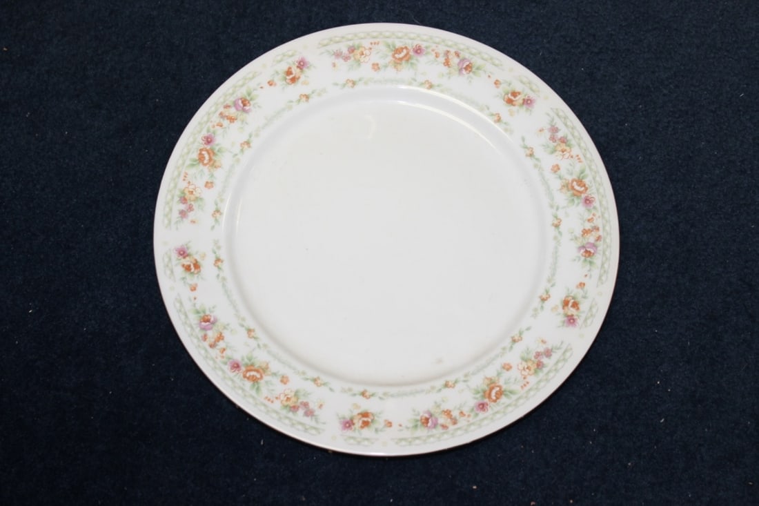 A Rare Chinese Rose Pattern Plate: Probably during the culture revolution era - 10 1/2 inches in diameter