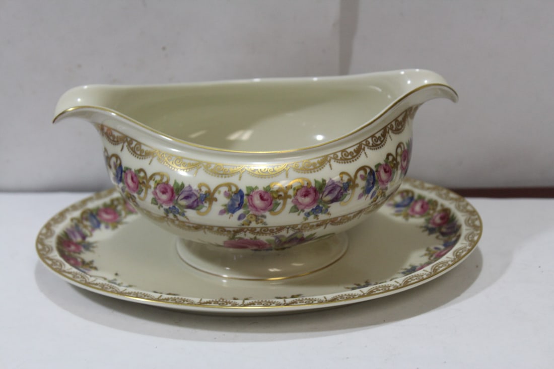 A Rosenthal Winifred Gravy Bowl: 8 1/2" wide