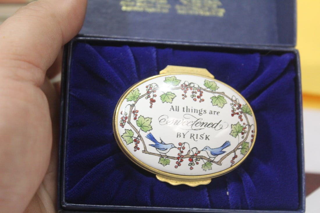 A Halcyon Days Enamels Trinket Box: 2 1/8" across - boxed