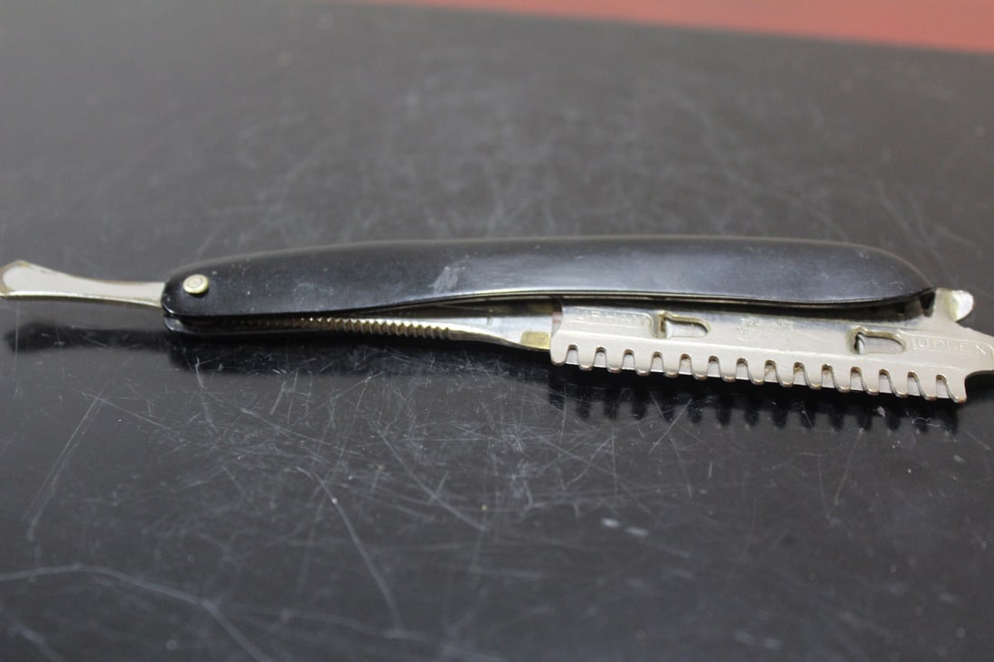 A Razor: 6 inches long