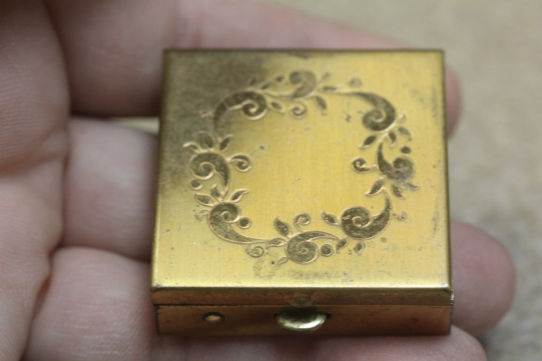 Metal Pill Box: retro era
