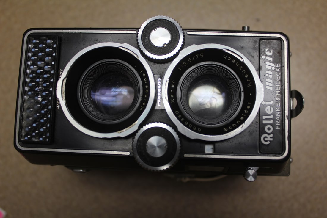 Vintage Rollei Magic Twin Lens Reflex Camera: NOT tested to see if it works or not