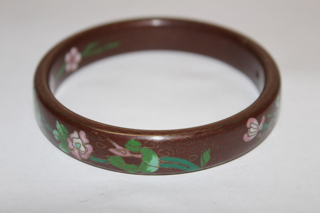 A Chinese Cloisonne Bangle Bracelet: inside diameter - 2 5/8"
