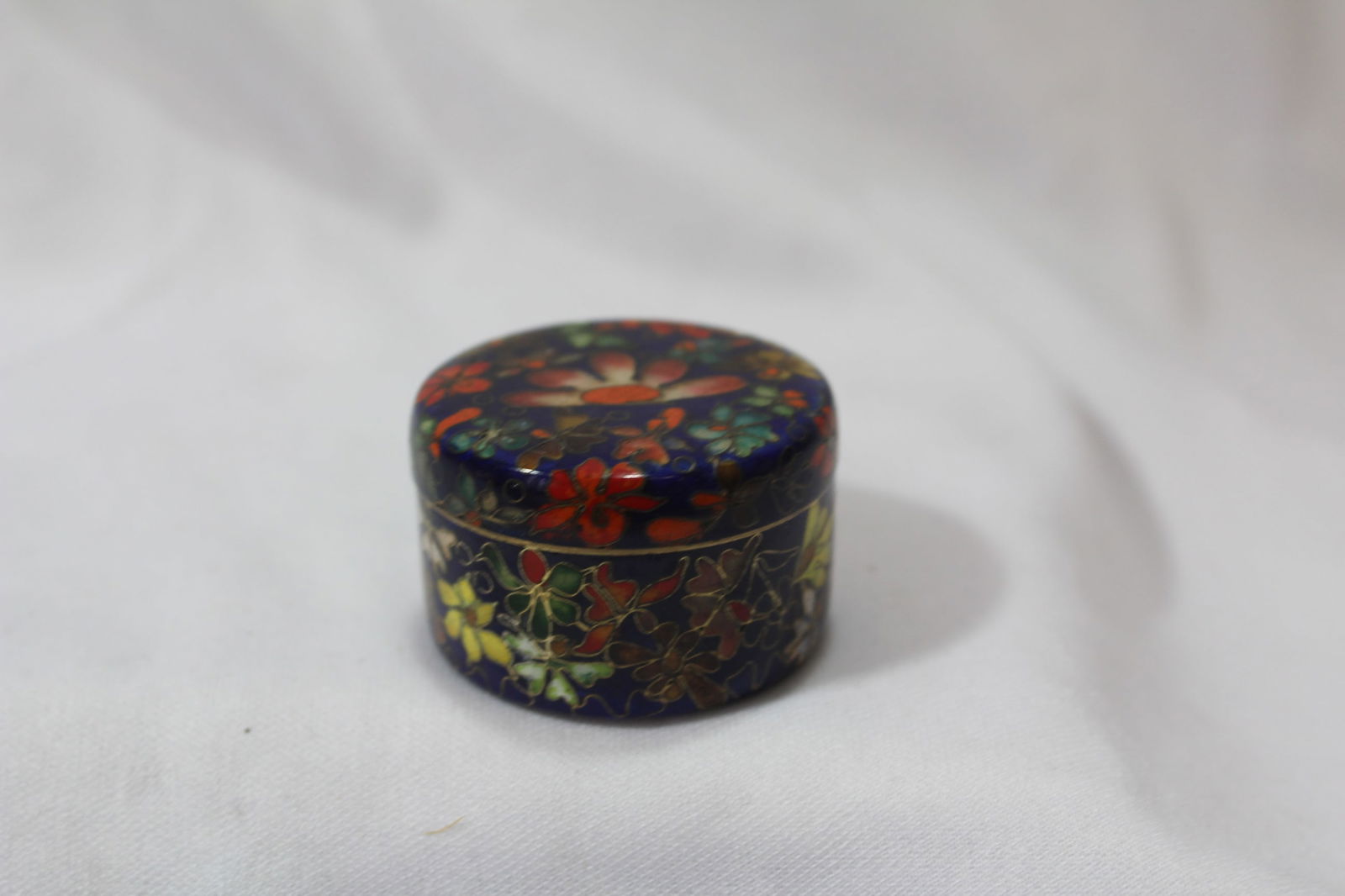 A Chinese Cloisonne Trinket/Pill Box: beautiful all the way around - 1 1/2" in diameter
