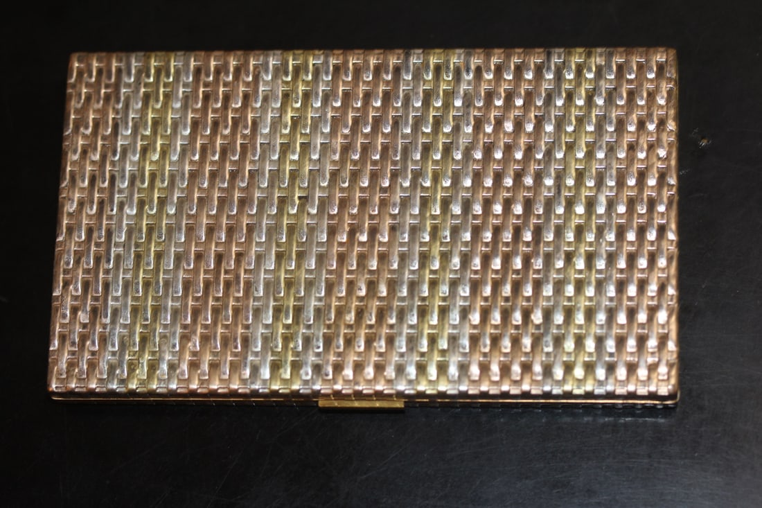 Evans Cigarette Case: 5 1/2" across