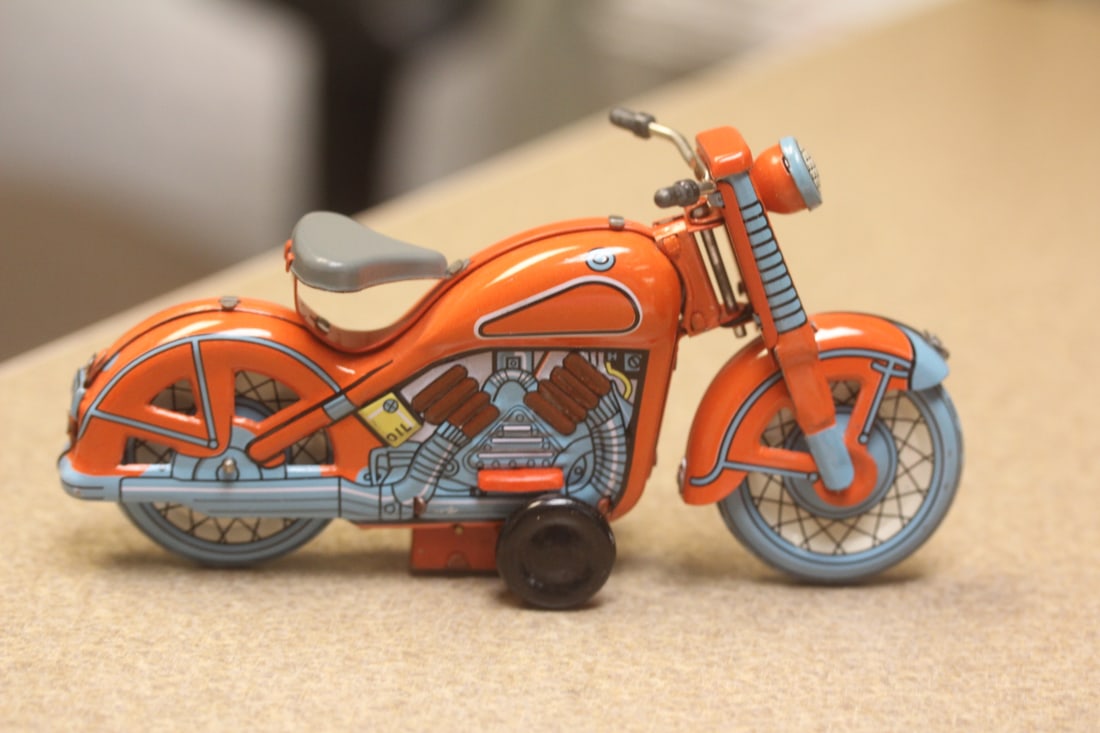 Metal Vintage Toy Motorcycle: 1958 - 5 1/4" long