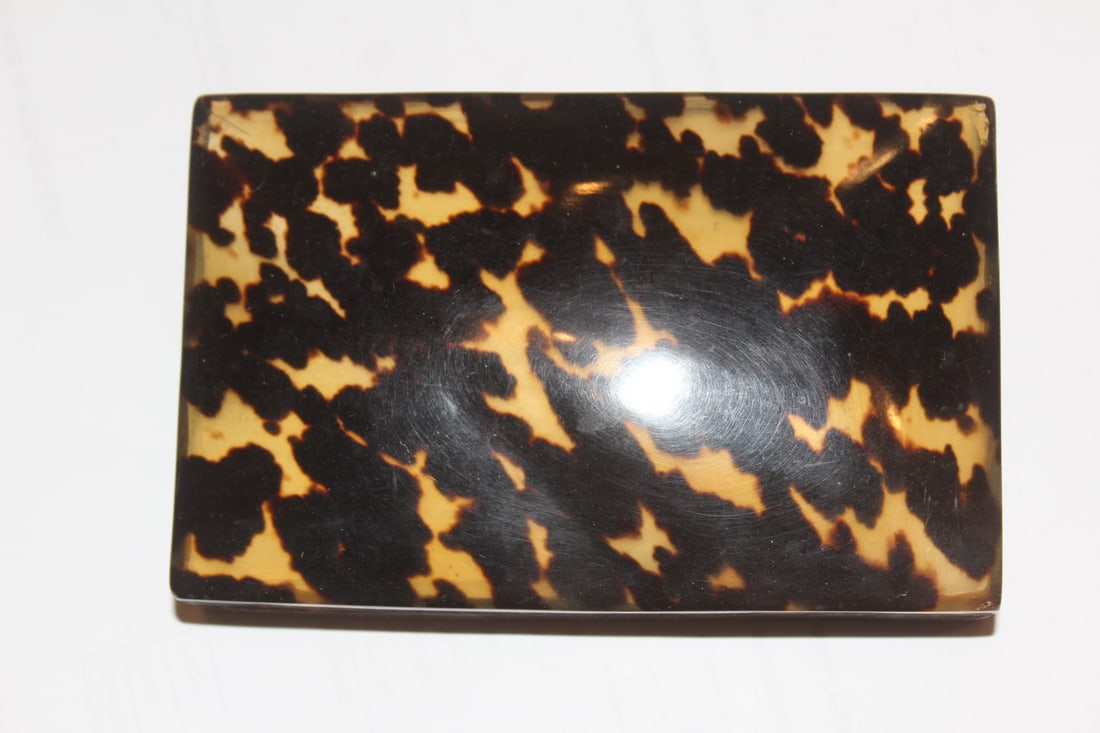 Lucite Faux Tortoise Shell Box: 5" across
