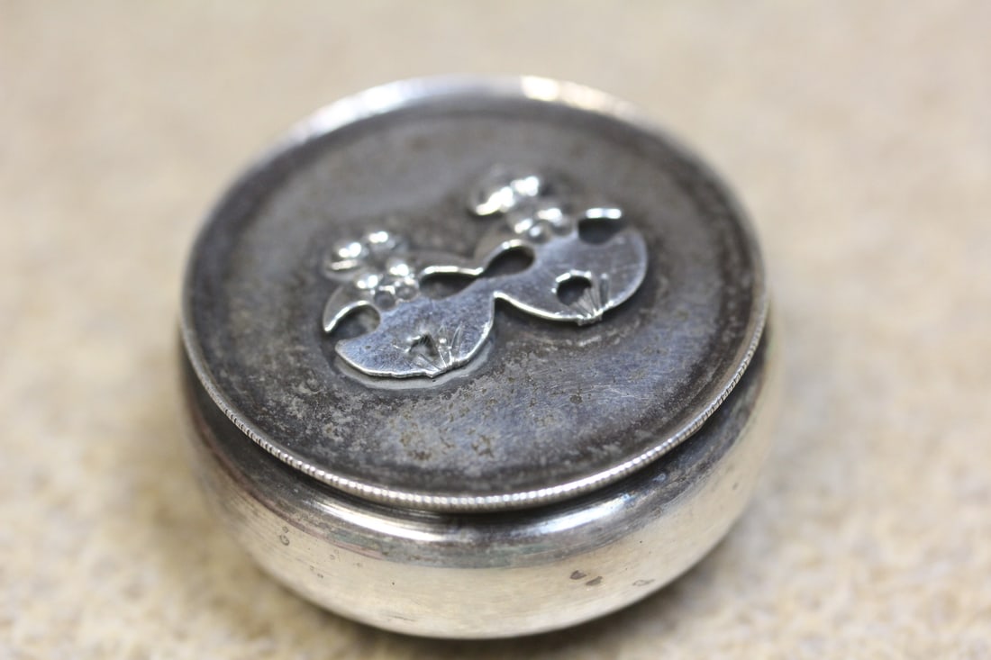 Sterling Floral Pill Box: please note= minor dent