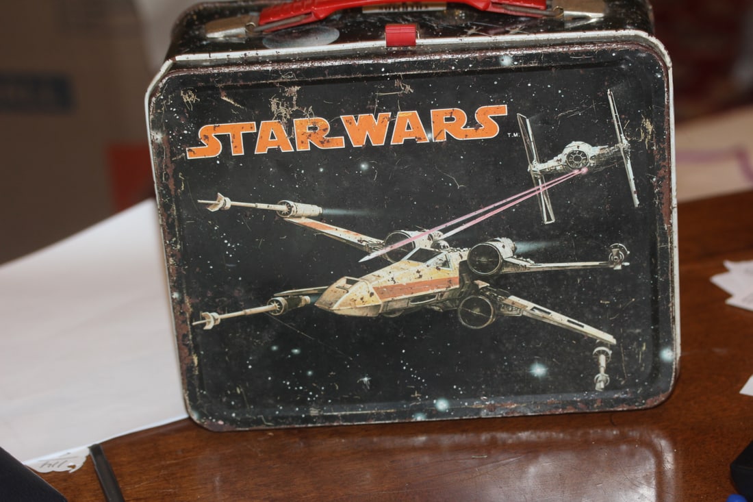 Star Wars Tin Lunch Box - 1977: please note: no thermo