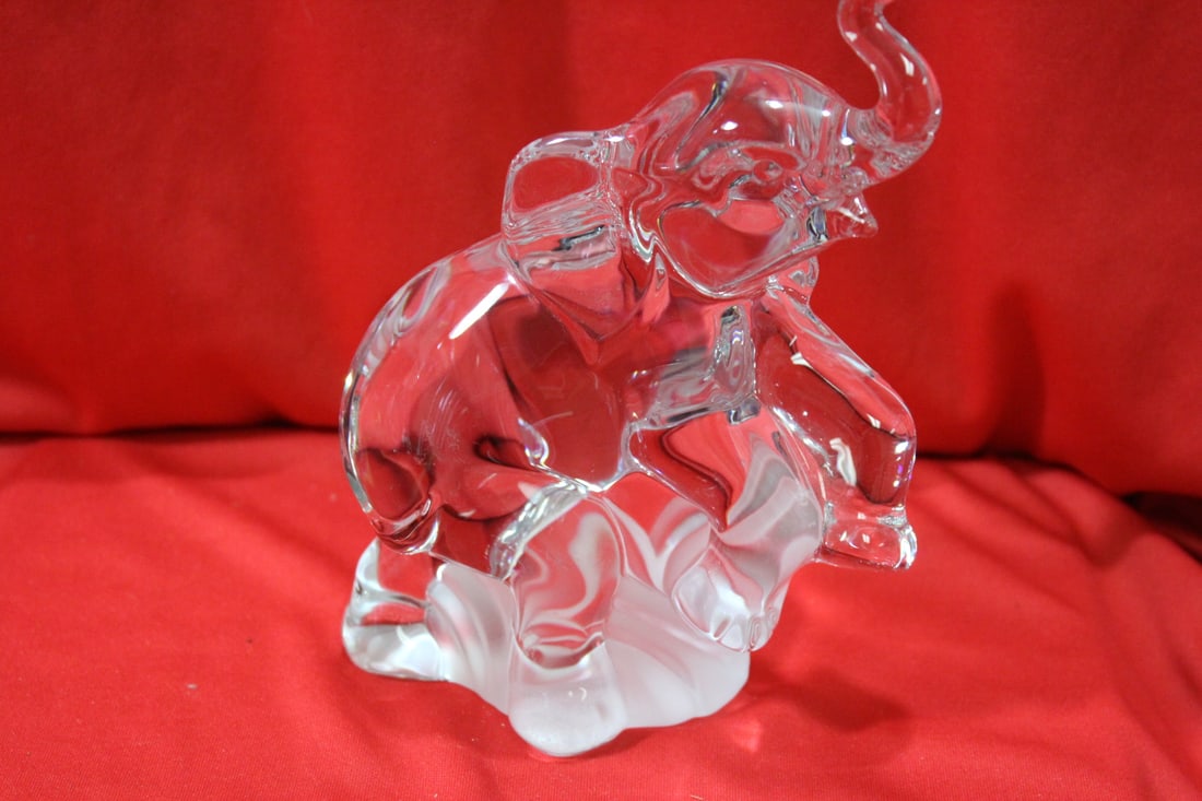 A Lenox Glass Elephant: 7" tall