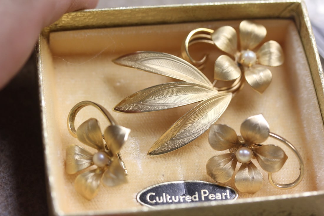 Cultured Pearl Brooch and Earrings Suite: as shown