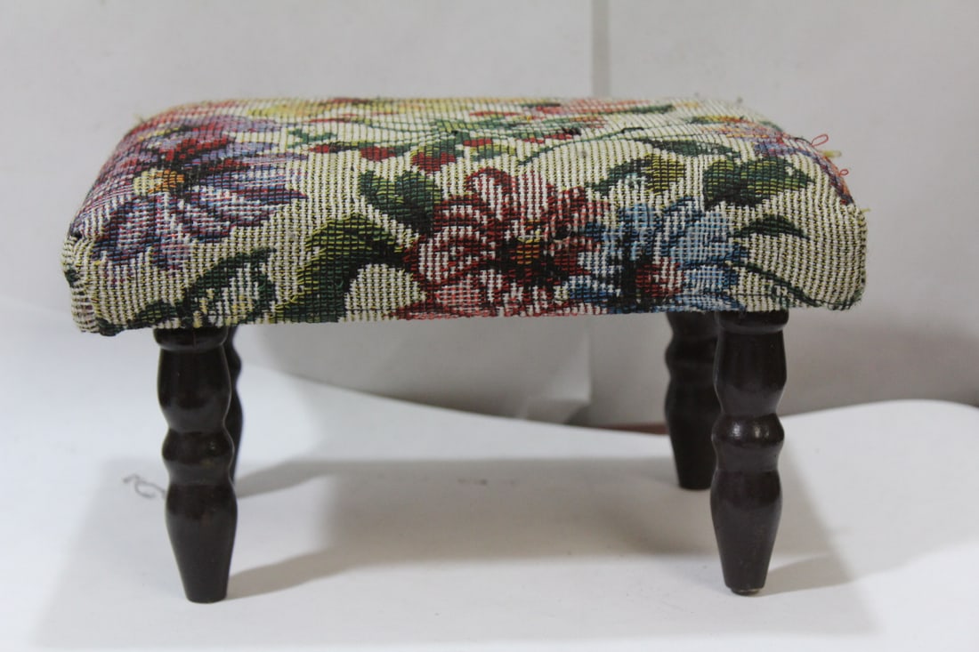A Small Stool: 9" across