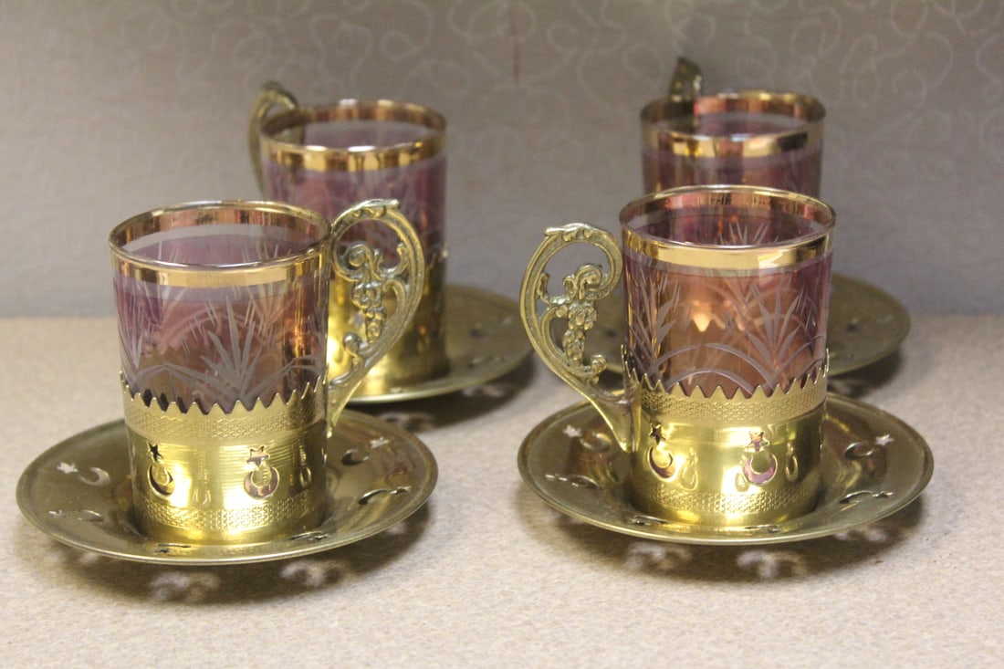 Set of 4 Cup and Saucer: Egyptian/Turkish Motief - cup= 3 1/8" tall