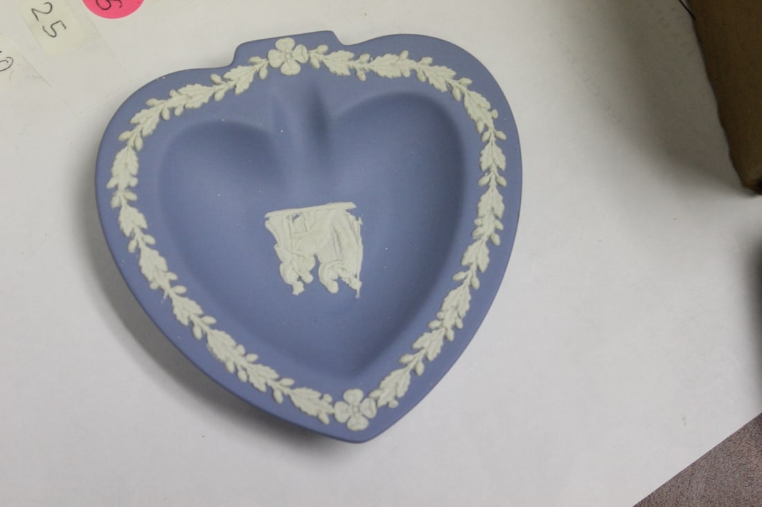 A Wedwood Jasperware Heart Shape Personal Ashtray: 4 1/2" long