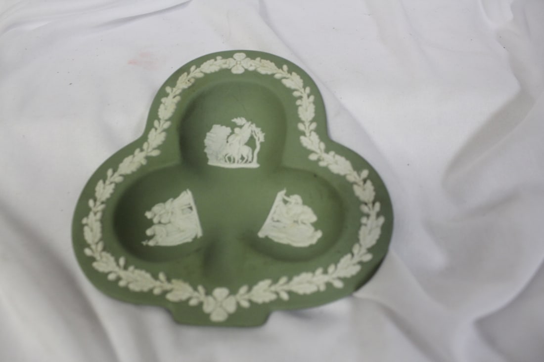 A Wedgwood Jasperware Personal Ashtray: 4 1/2" across