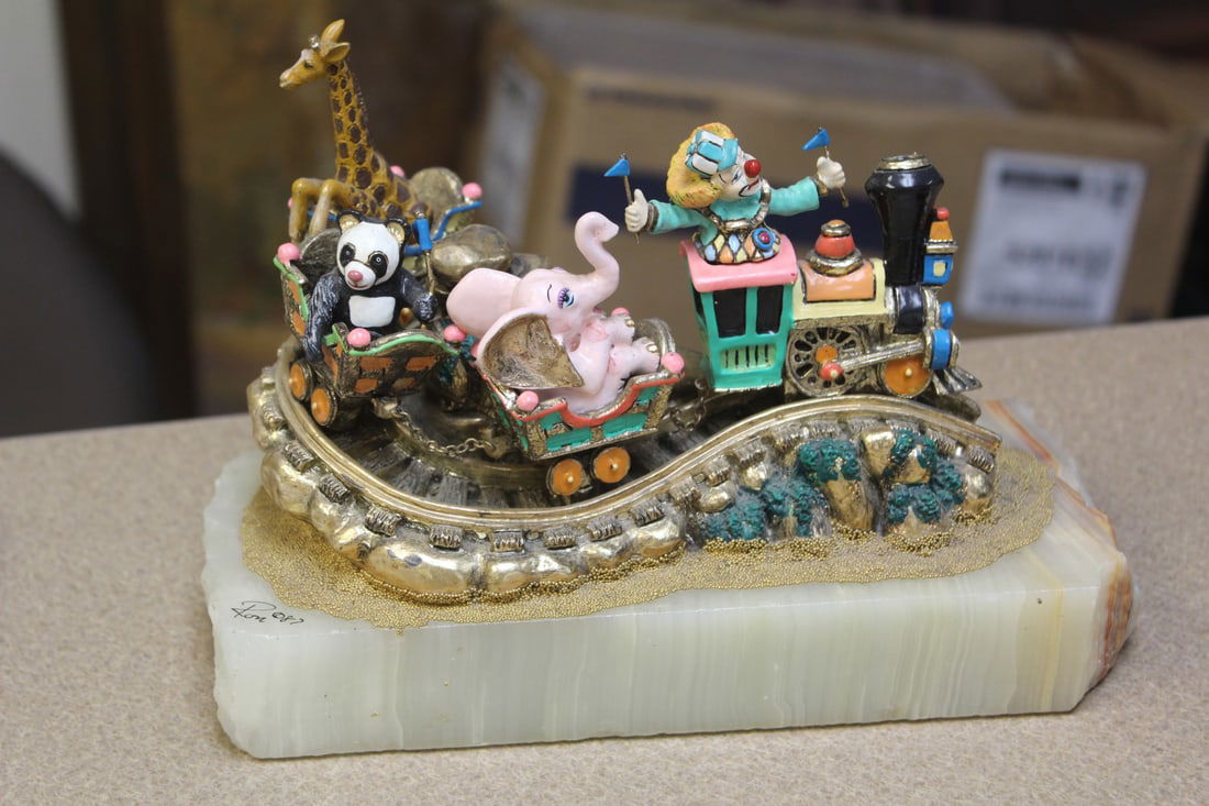 Ron Lee Circus Train Sculpture: 8 5/8" across - signed and numbered
