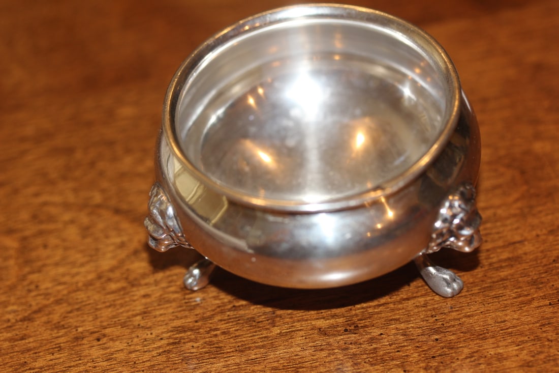 Poole Sterling Lionhead Salt Cellar: footed - please check images ffor conditioning - 2 1/2" in diameter
