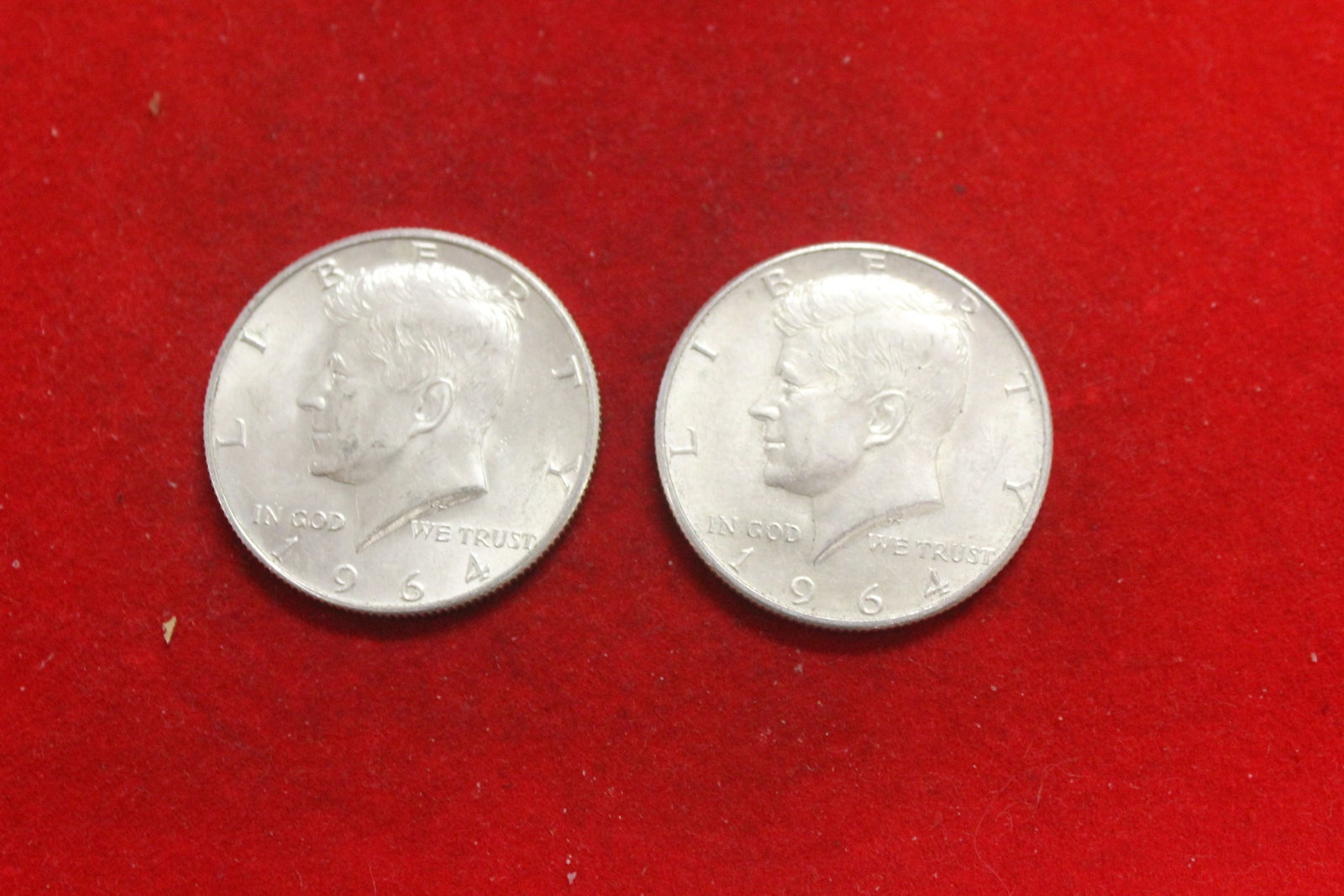 Lot of 2 1964 Kennedy silver Halves: 90% silver
