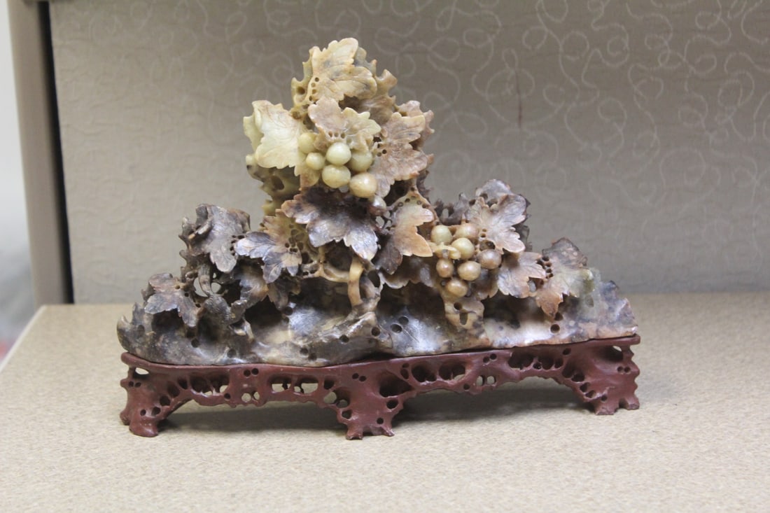 Chinese Soapstone Mountain: beautifully carved - 8" across